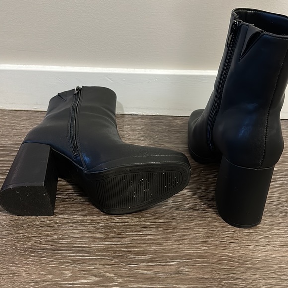 Rachel Zoe Gage black leather bootie - Picture 5 of 5